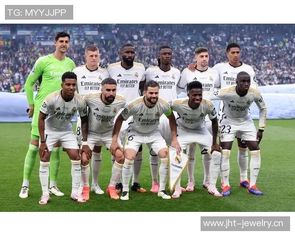 皇马欧冠颁奖视频集锦:捧杯时刻与球员庆祝画面 皇马欧冠颁奖视频集锦:捧杯时刻与球员庆祝画面